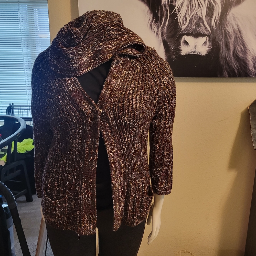 BCBG SNAP FRONT SWEATER